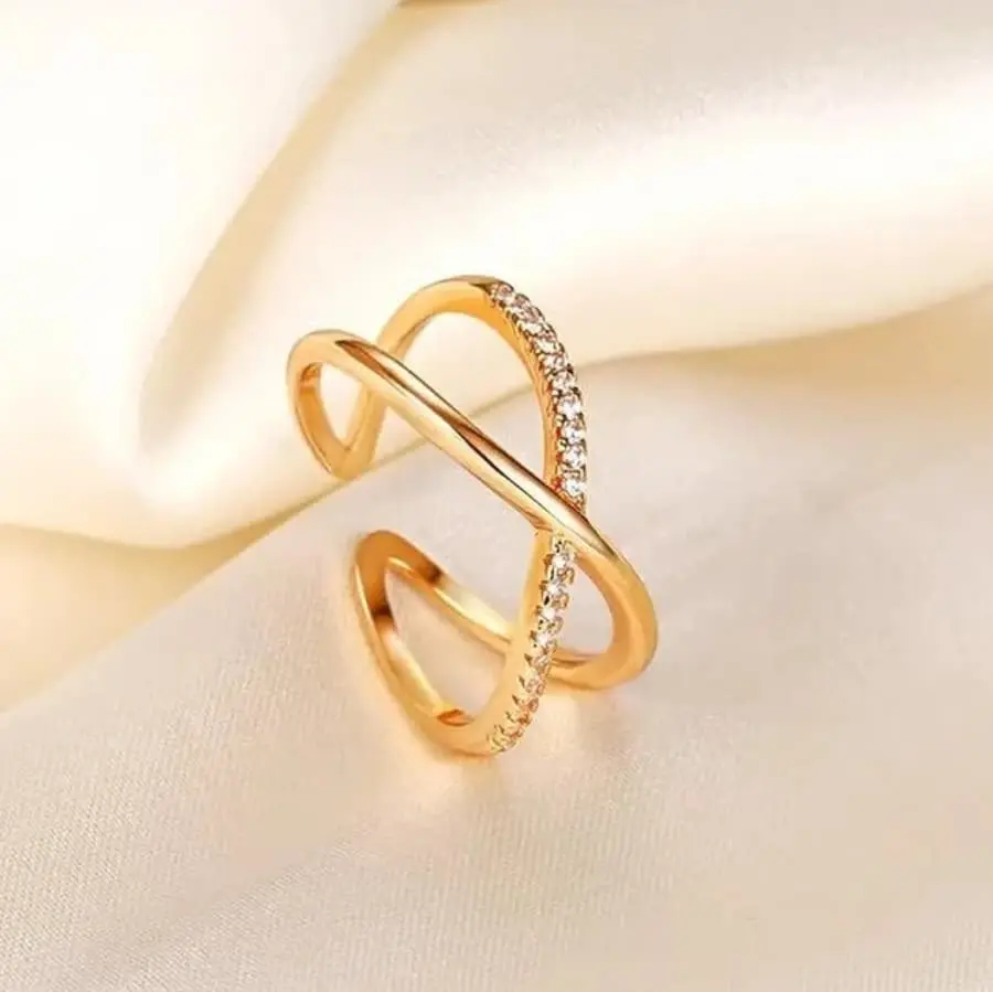 Loop Gold Ring